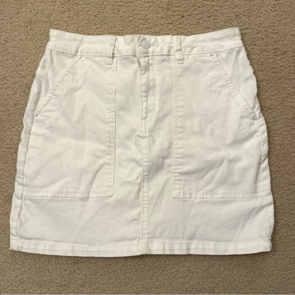 A loves A white cotton mini skirt. Size 28.